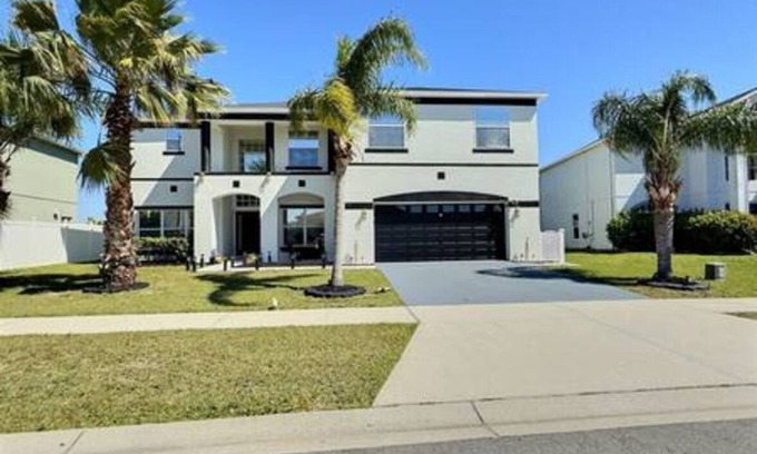 Crescent Lakes House | One-Story Retreat · Heated Pool Orlando