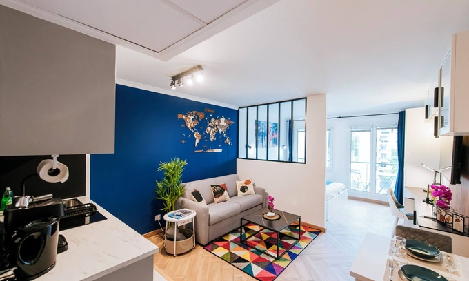 Issy-les-Moulineaux Apartment | Paris Porte de Versailles -Metro