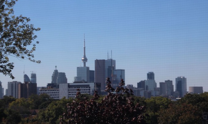Riverdale House | Parkview One Bedroom plus Den in Riverdale