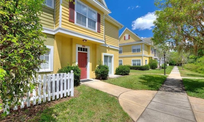Kissimmee House | Peaceful 4 Bedroom Resort Townhome close to Disney World!
