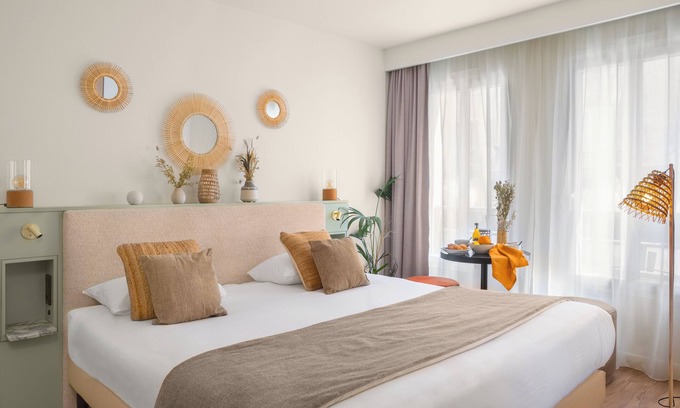 Val-de-Grace Apartment | Pepper & Paper Apartments