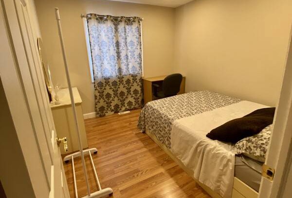 Keelesdale - Eglinton West Resort | Private room ∙ 2 guests