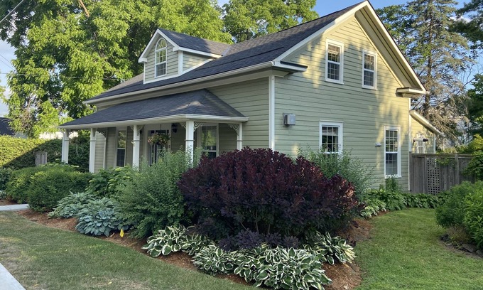 Prince Edward House | Pretty in Picton