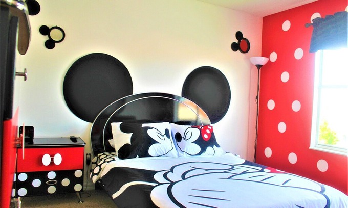 Hillcrest Estates Villa | Princess Pirate Mickey Themed Minutes To Disney Pool Wifi Orlando Area 5r Villa