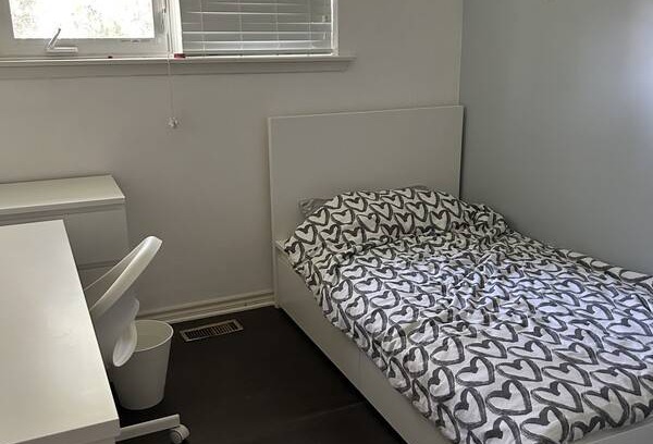 Clarkson-Lorne Park Resort | Private room ∙ 1 guest