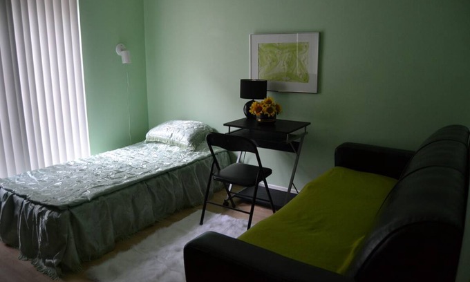 Mississauga Valleys Resort | Private room ∙ 1 guest