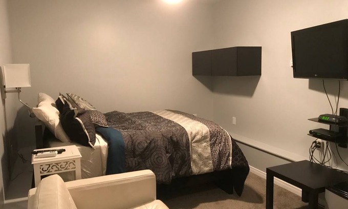 Guelph Resort | Private room ∙ 1 guest