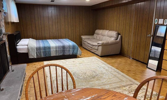 Newtonbrook Resort | Private room ∙ 2 guests