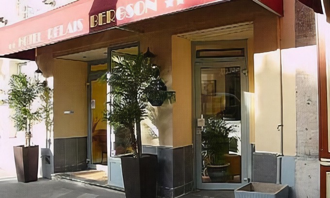 Combat Hotel | Relais Bergson