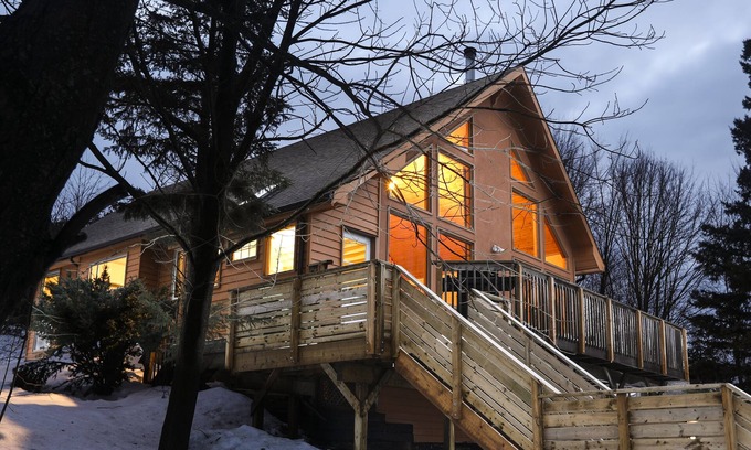 Swiss Meadows Ski Chalet | Relax at the Mountaintop Chalet