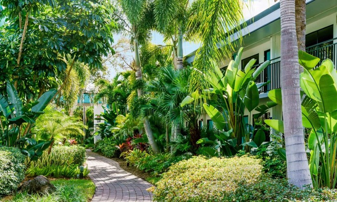 Southwest Orlando Resort | Right On International Drive! On-Site Waterpark, Restaurant, Near SeaWorld