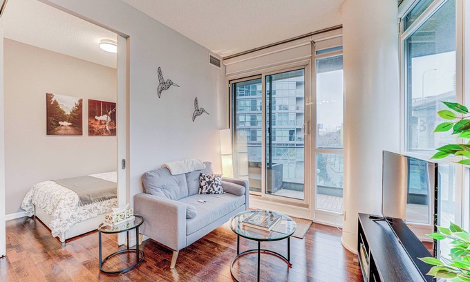 Downtown Toronto Apartment | RivetStays - The Richmond