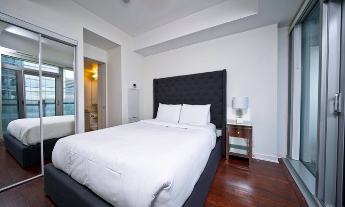 Downtown Toronto Apartment | Rivetstays - The Studios