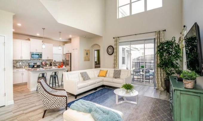 Davenport House | Rosalind Comes with Free Water Park
