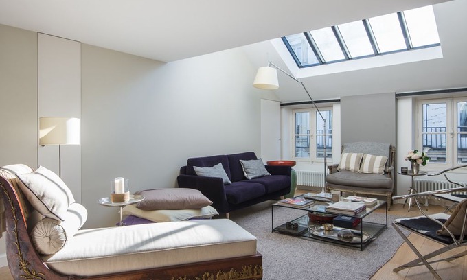 Quartier des Invalides Apartment | Rue de Bourgogne IV by onefinestay