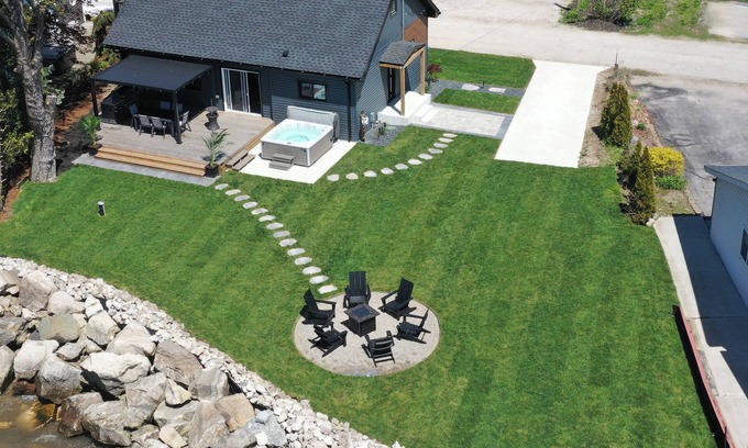 Amherstburg Cottage | Shore To Please-Tranquil Getaway