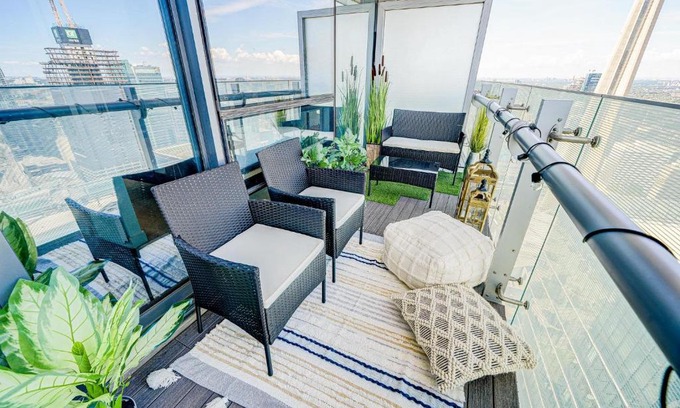 Toronto Entertainment District Apartment | SkyTree Modern Suites