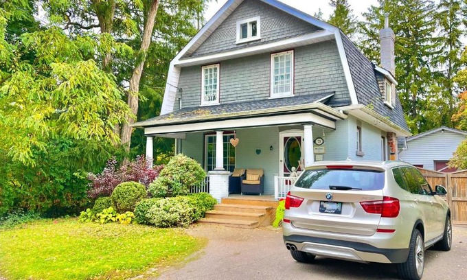 Richmond Hill Apartment | Spacious 3 BR house in Heart of the City