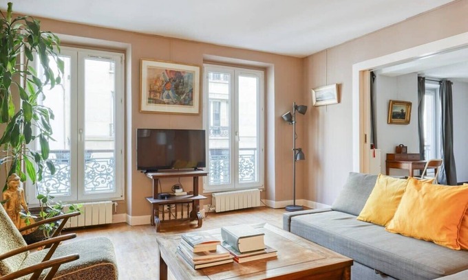 Quartier de la Porte-Saint-Denis Apartment | Spacious & lovely flat-Up to 10 guests-Paris 10