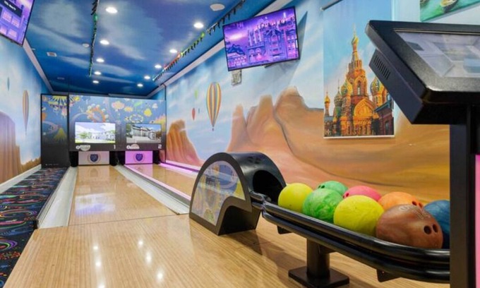 Kissimmee House | Sports & Wonder, Bowling Mansions, Side by Side, Sleep 80