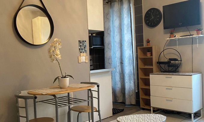Aubervilliers Apartment | Studio Charmant Centre d Aubervilliers