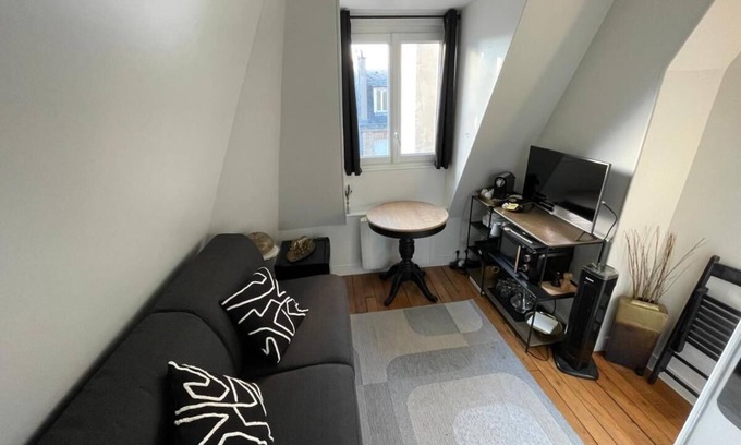 Quartier de la Plaine-de-Monceaux Apartment | Studio Cosy 17e Arc de Triomphe et Champs Élysées