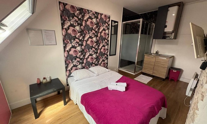 Champs-Elysees Apartment | Studio flat ∙ 2 guests