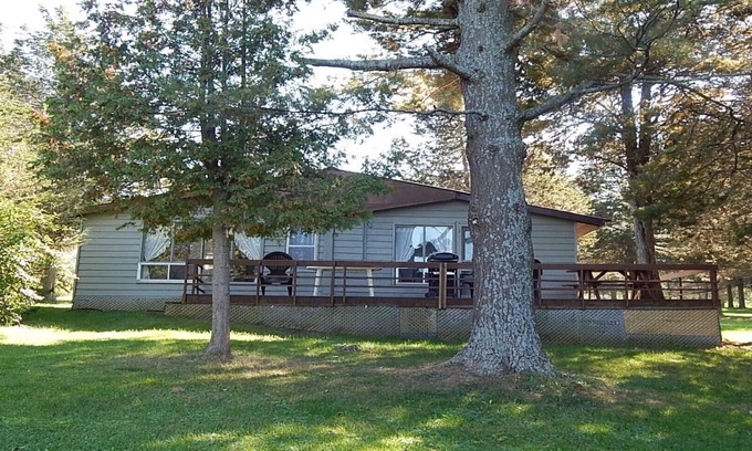 Milford Cabin | Sugar Shack- Rustic Waterfront 3 Bedroom Cottage