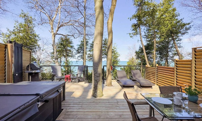 Central Huron Cottage | Summerset Cottage, Lakeview Hot Tub - Private Lake Access