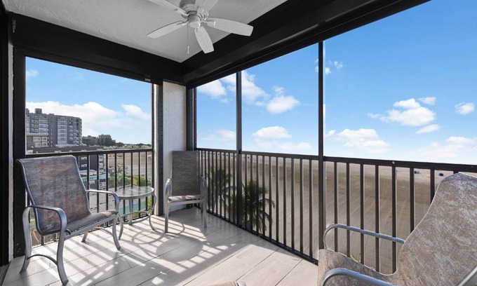 South Island Apartment | Sunset 700, 2 Bedrooms, Gulf Front, Elevator, Heated Pool, Sleeps 6