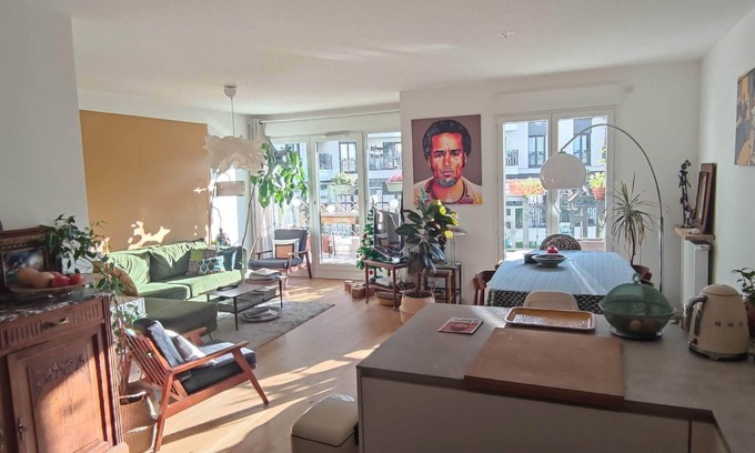 Saint-Ouen Apartment | Superbe Appartement à Saint-ouen. A 1min du Métro Ligne 14
