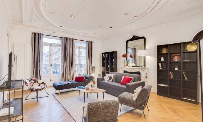 Champs-Elysees Apartment | Sweett | Boccador III