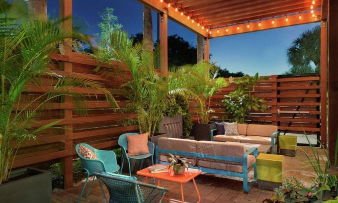 Beach Park House | Tapestry leisure in Tampa's Westshore District