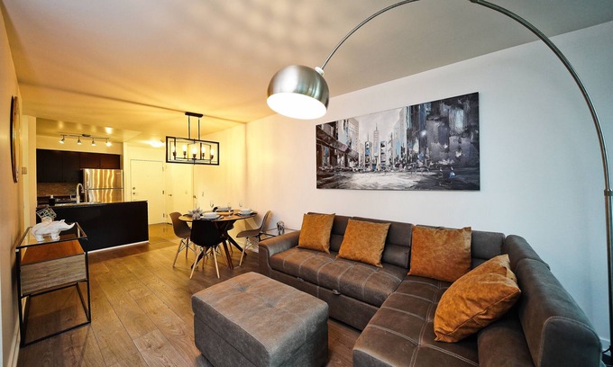 Wellington Place Apartment | The Front Condominiums