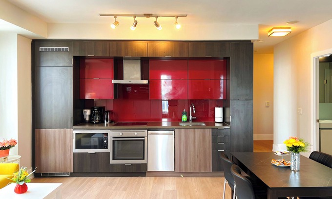 CityPlace Apartment | Toronto DT Roger Center 3B+2B King bed free parking condo