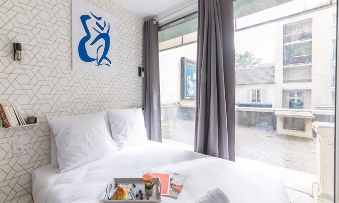 15th Arrondissement Apartment | Tour Eiffel - Saint-Charles 13: cosy flat for 2