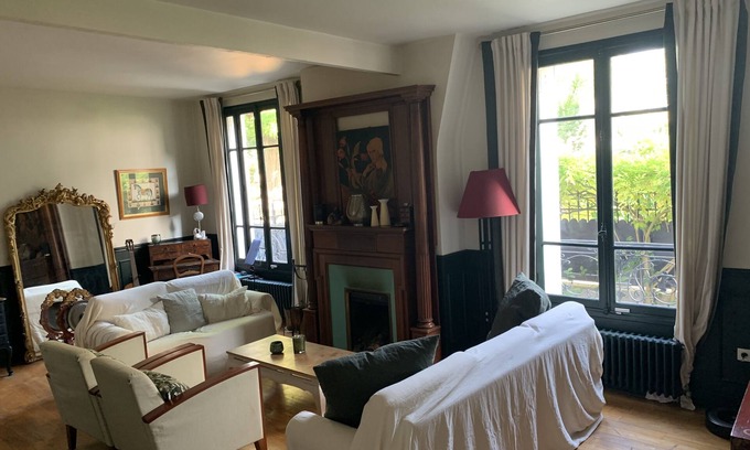 Issy-les-Moulineaux House | Town house with patio and terrace, Eiffel Tower 5 km away. Pets welcome.
