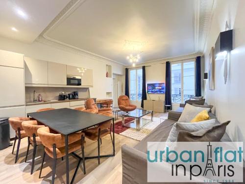 8th Arrondissement Apartment | Urban Flat 63 - 3 Bedrooms Flat Champs-Elysees Mermoz