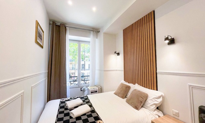 Strasbourg -Saint-Denis Apartment | Urban Flat 81 - Paris Luxe Sebastopol