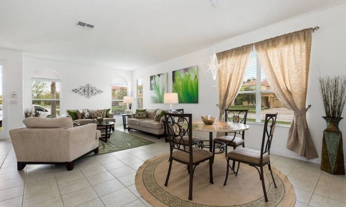 Bellavida Villa | Villa Martins - Comfortable SIX-Bedroom House w/Pool near Disney.