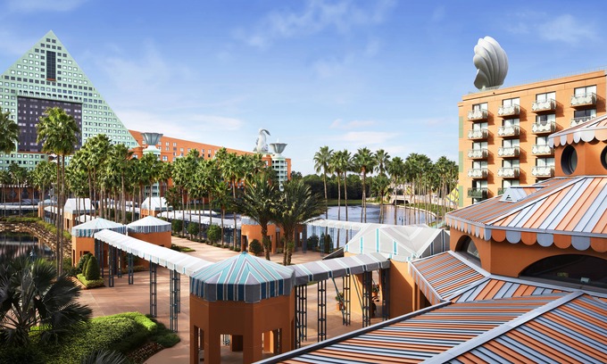Bay Lake Hotel | Walt Disney World Swan