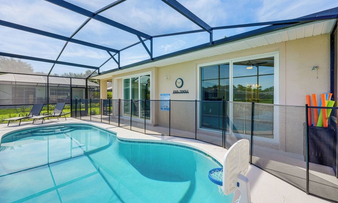 Sunset Lakes House | Waterfront Home w/Private Pool: 5 Mi to Disney!