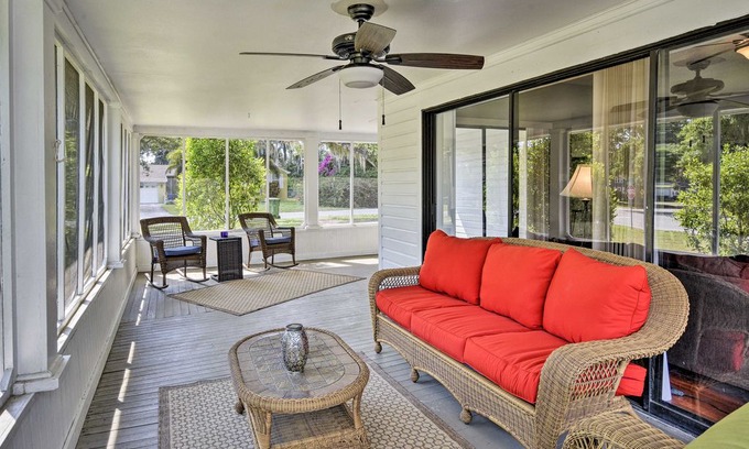 Winter Haven House | Winter Haven Family Home - Walk to 2 Lakes!