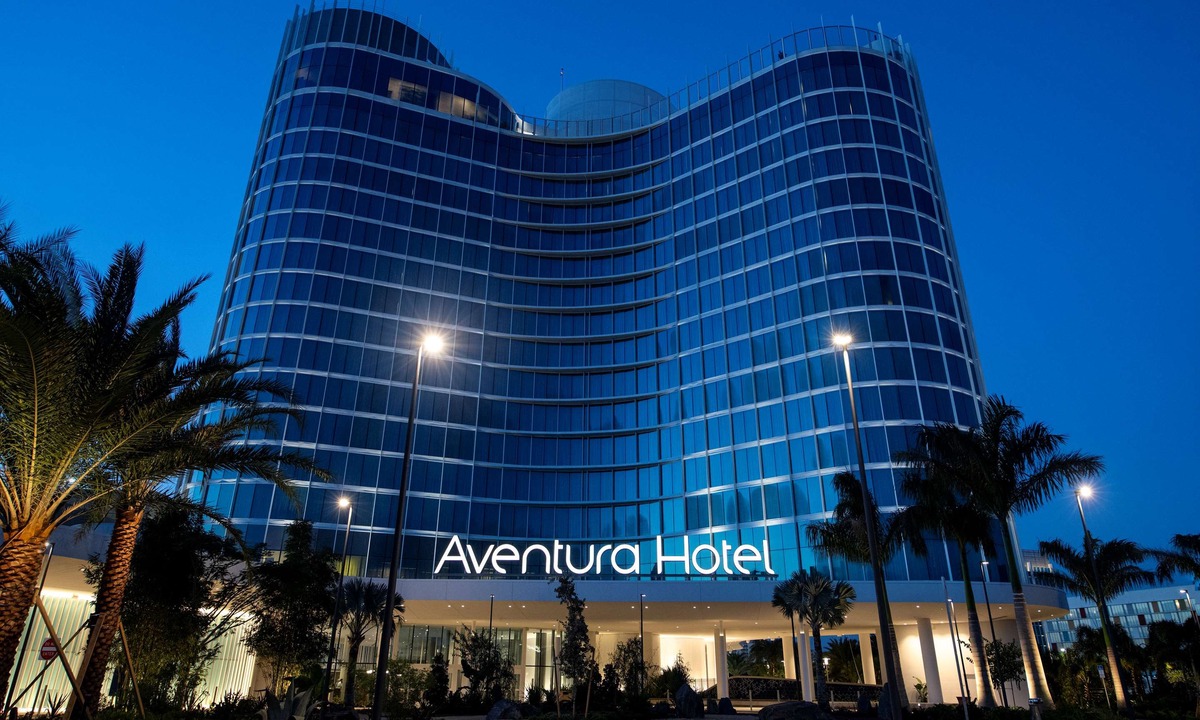 Florida Center Hotel | Universal's Aventura Hotel