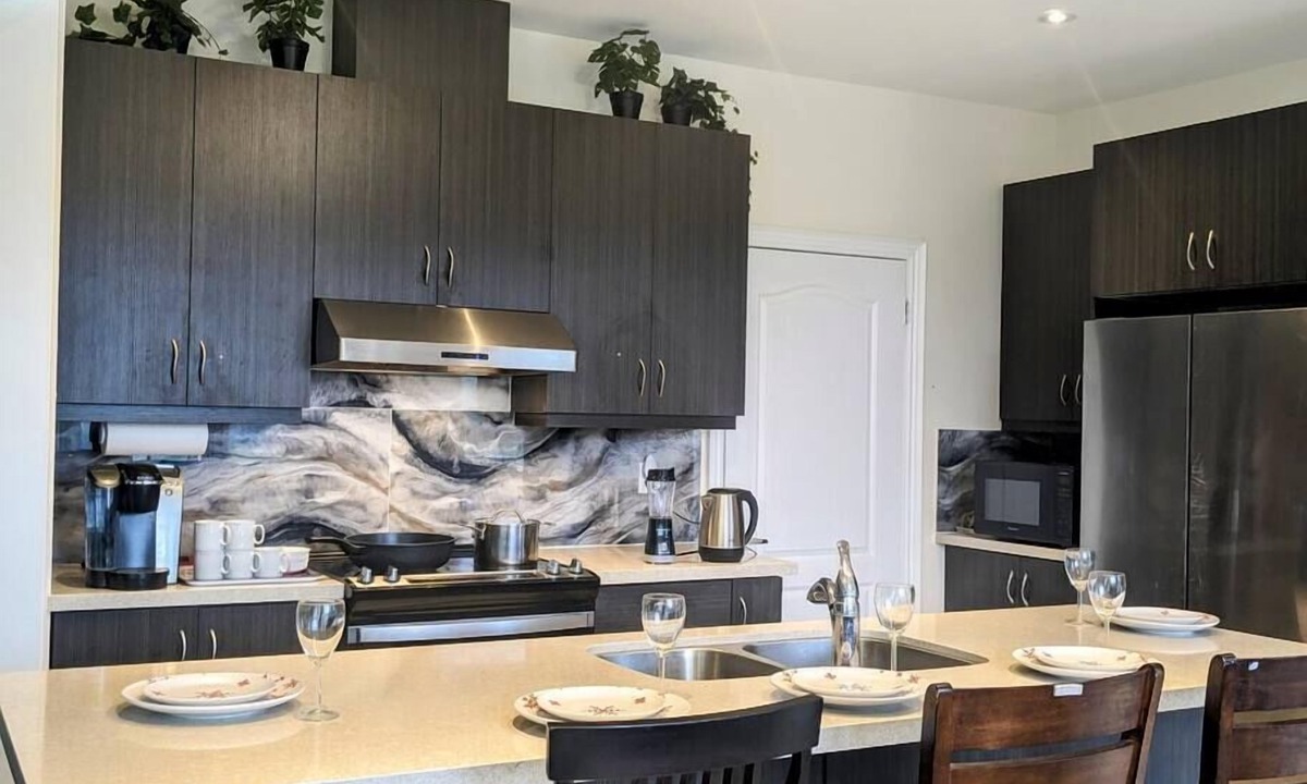 East Gwillimbury House | Water's Edge Haven Su