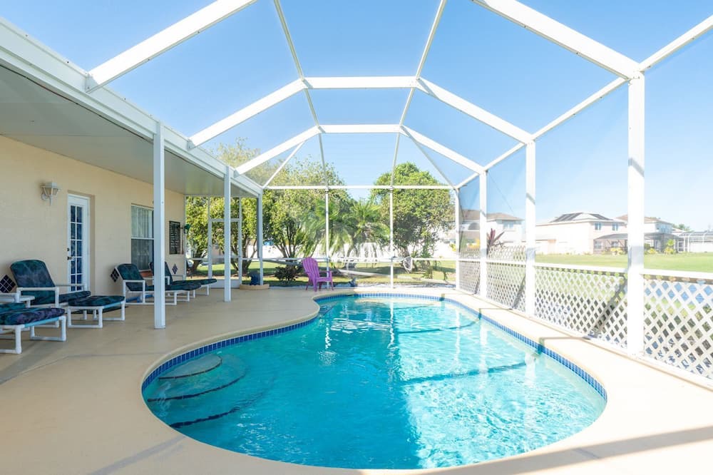 Crescent Lakes House | Luxury Lakeside Villa, Close To Disney