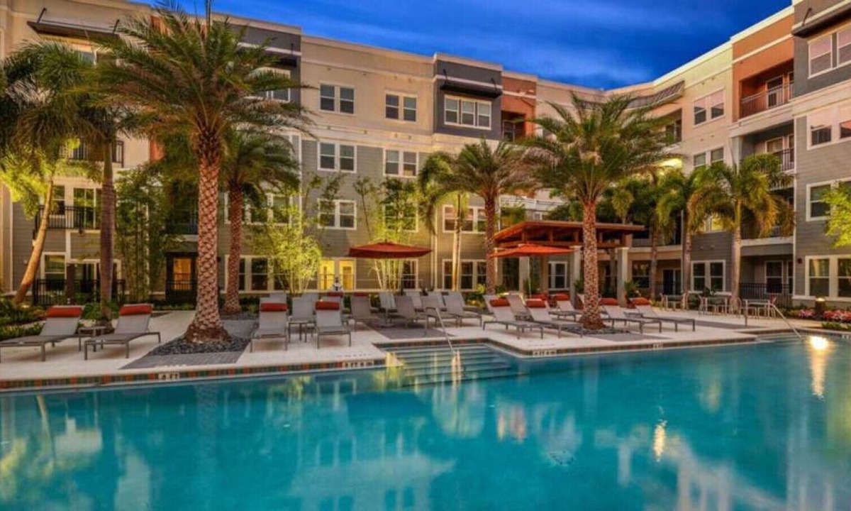 Carver City - Lincoln Gardens Apartment | Luxury 1st Floor 1 BR, Central Tampa