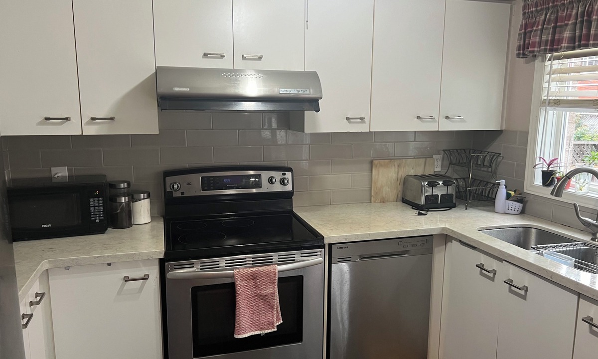 Central Erin Mills House | ### Spacious Family Home in the Heart of Mississauga