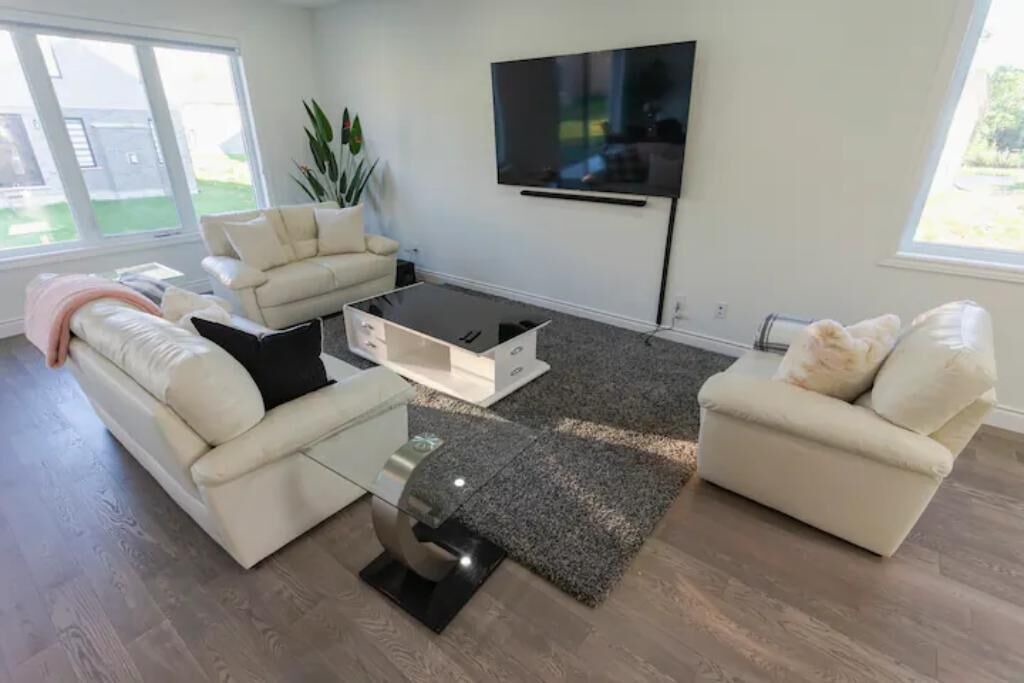 London House | Spacious Dream Home for You and Yours
