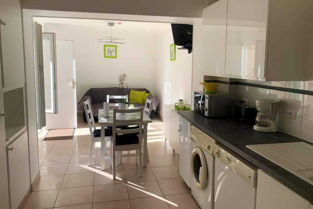 La Courneuve House | Homerez - Nice house for 4 ppl. with garden and terrace at La Courneuve
